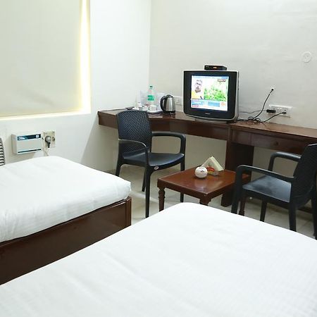 Hotel Shridevi Park Madras Buitenkant foto