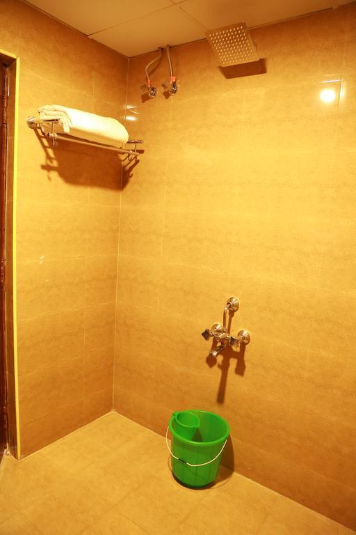 Hotel Shridevi Park Madras Buitenkant foto