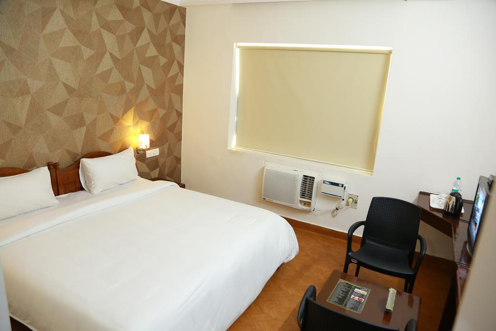 Hotel Shridevi Park Madras Buitenkant foto