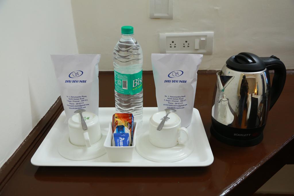 Hotel Shridevi Park Madras Buitenkant foto