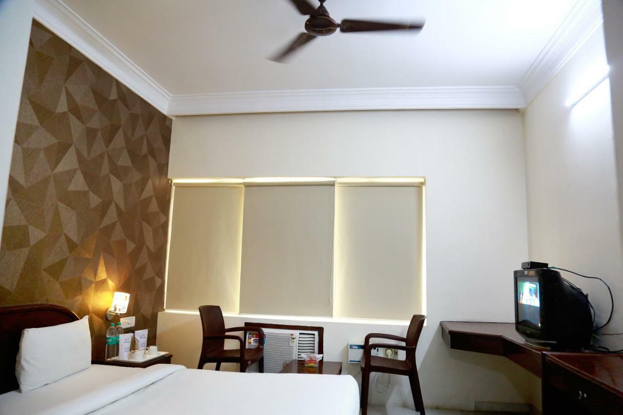 Hotel Shridevi Park Madras Buitenkant foto